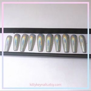 Holographic press on nails